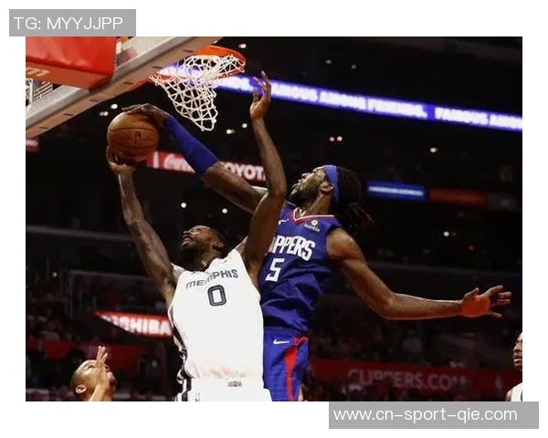 篮球美国队与中国队激战正酣谁能在国际赛场上夺得荣耀 篮球美国队与中国队激战正酣谁能在国际赛场上夺得荣耀